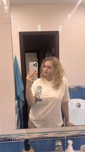 Emilyhewell Photo #46