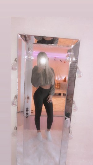 nikkidalessandro22 Photo #5