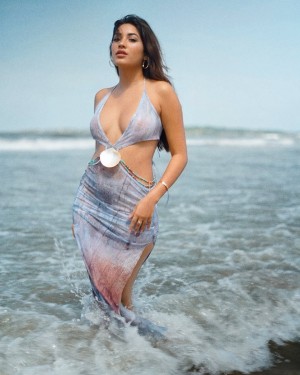 Shivani Singh Photo #52