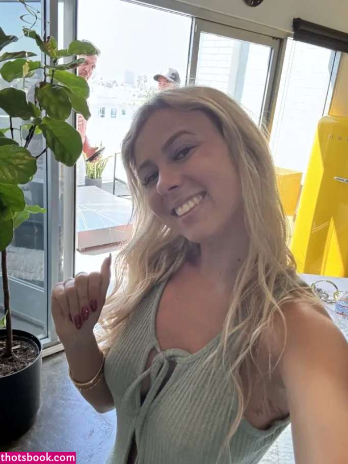 Haliey Welch Photo #5