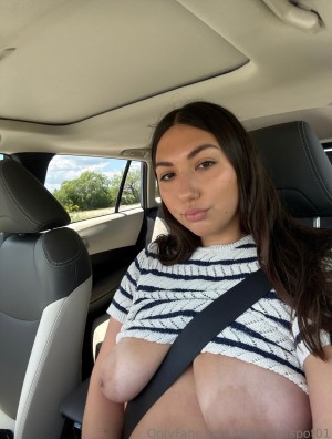 Taylor Johnson Photo #9