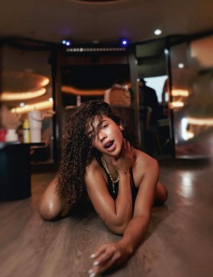 Waleskateen Photo #2