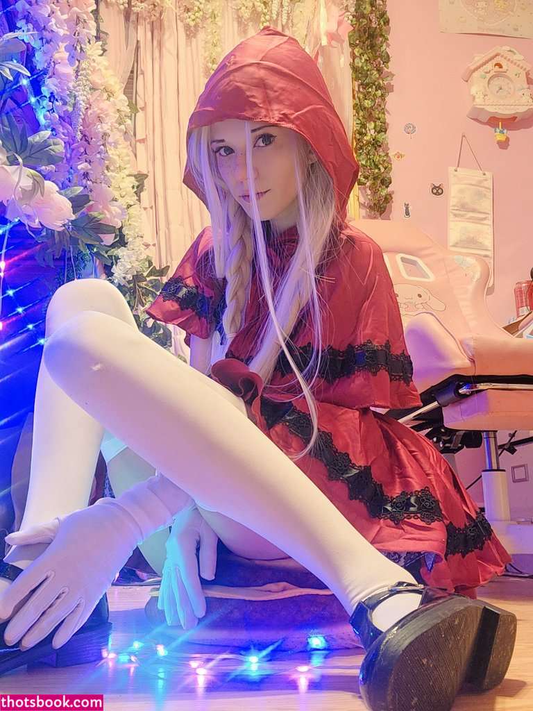 Ariel Harris Photo #7