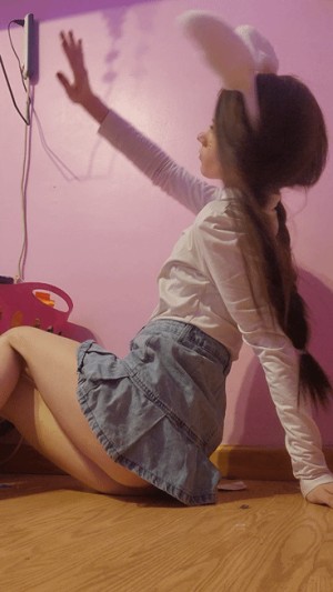 Ariel Harris Photo #8