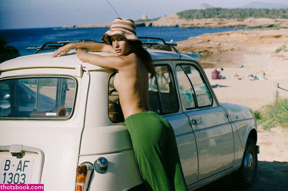 Francesca Pey Photo #14