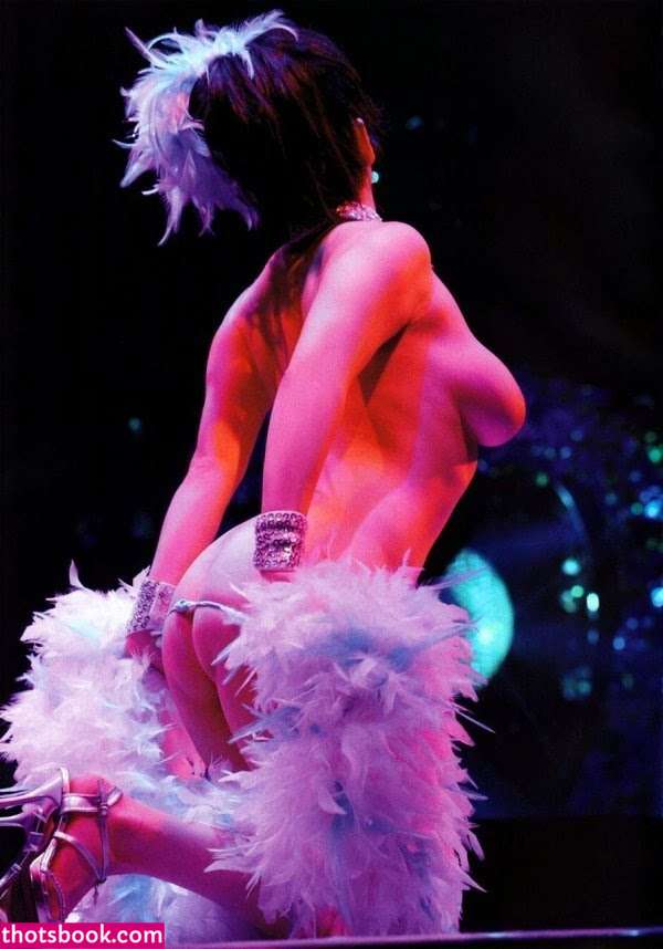 Minako Komukai Photo #17