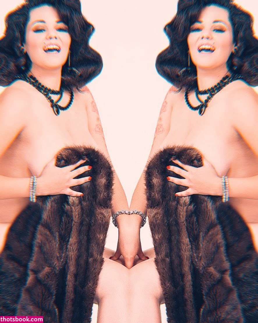 Mika Romantic Photo #11