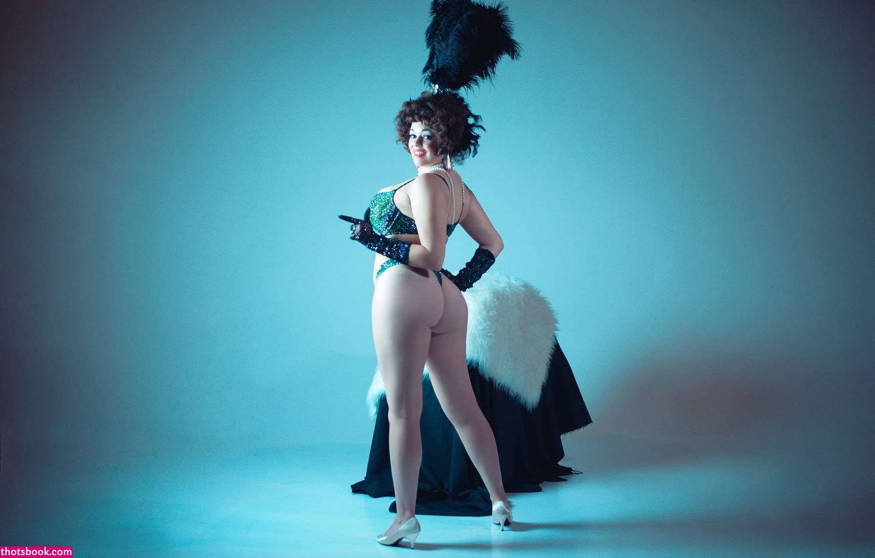 Mika Romantic Photo #14