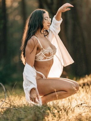 Sarah Schwarz Photo #15