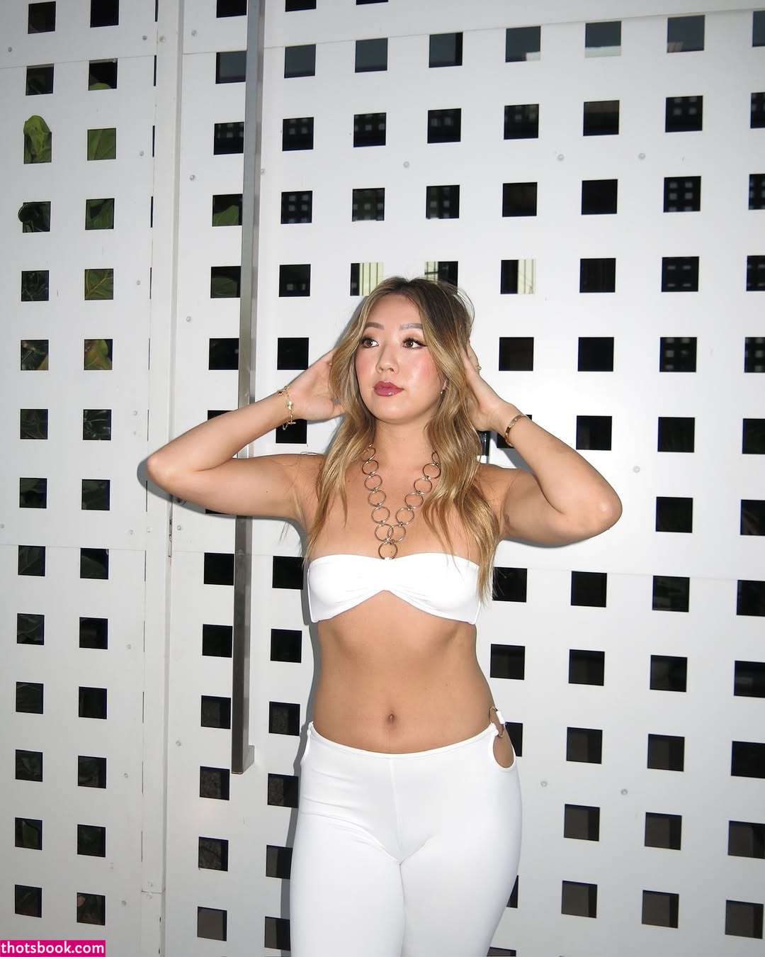 Simona Shao Photo #22