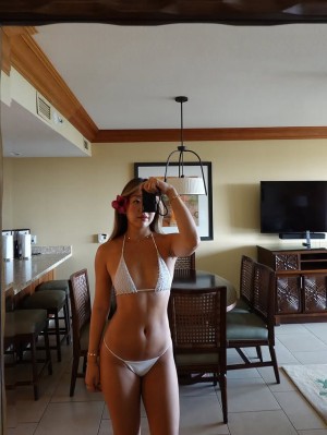 Simona Shao Photo #38