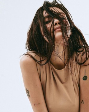 Diamond April Photo #37