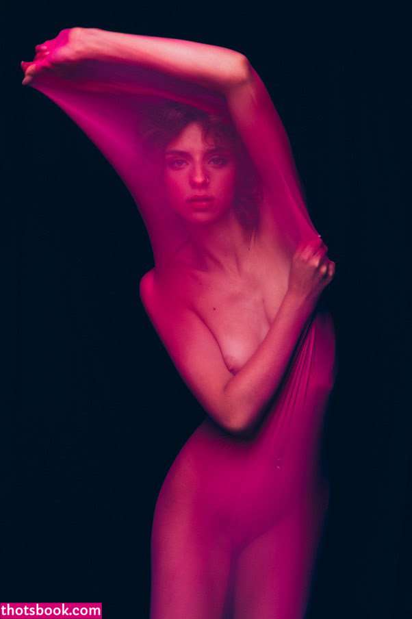 Deneb Delmas Photo #28