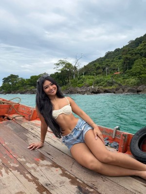 Lizelle Pear Photo #24