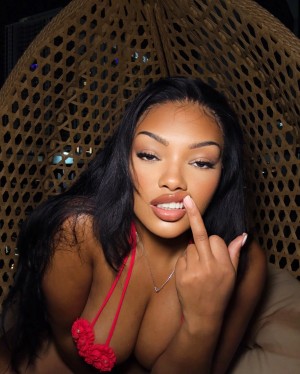 jazwiththevibes Photo #1