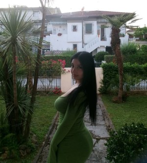 Lara Braile Photo #9