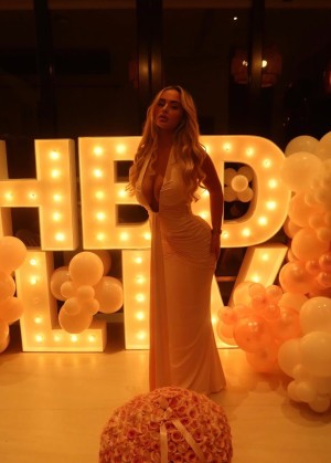 Olivia Mazukina Photo #15