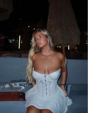 Olivia Mazukina Photo #18