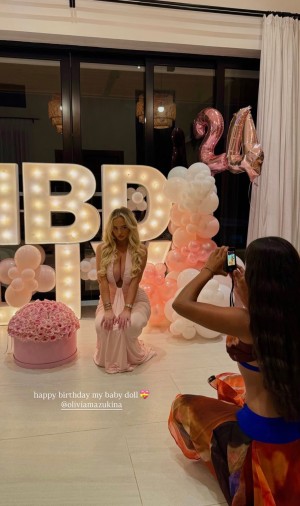 Olivia Mazukina Photo #19