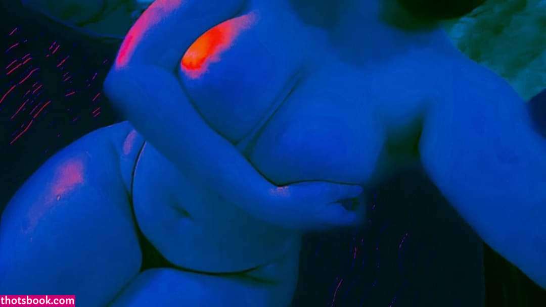 Elizabeth Nazariego Photo #1