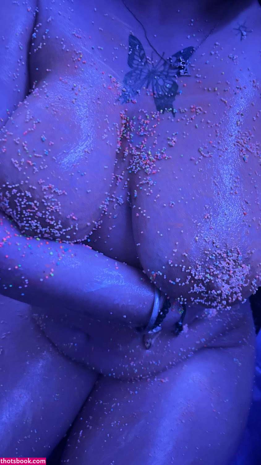 Elizabeth Nazariego Photo #54