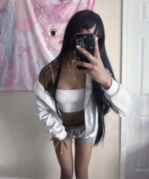 Shesnothingspecial Photo #2