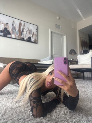 ellacourchene Photo #20