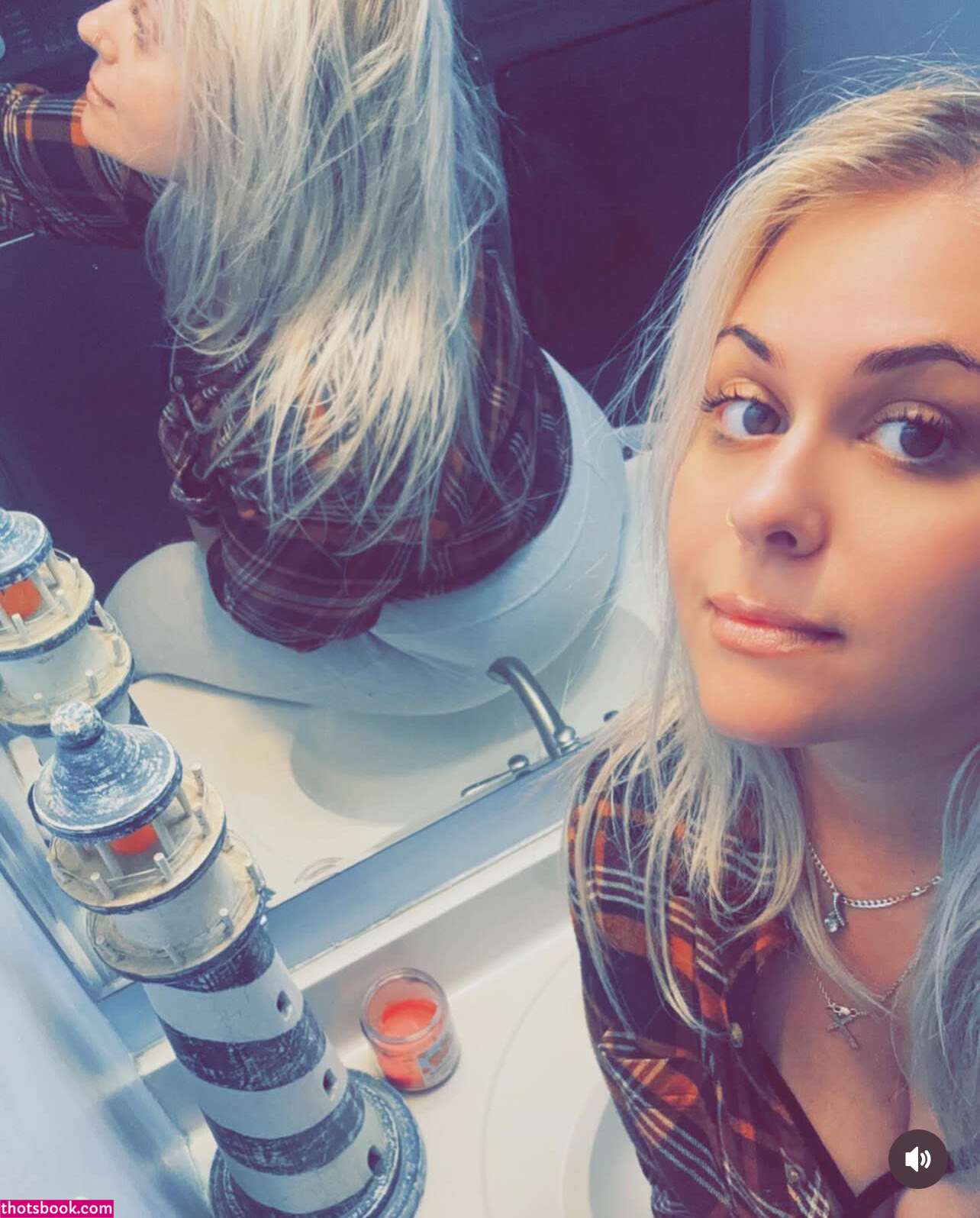 Samantha080913 Photo #3