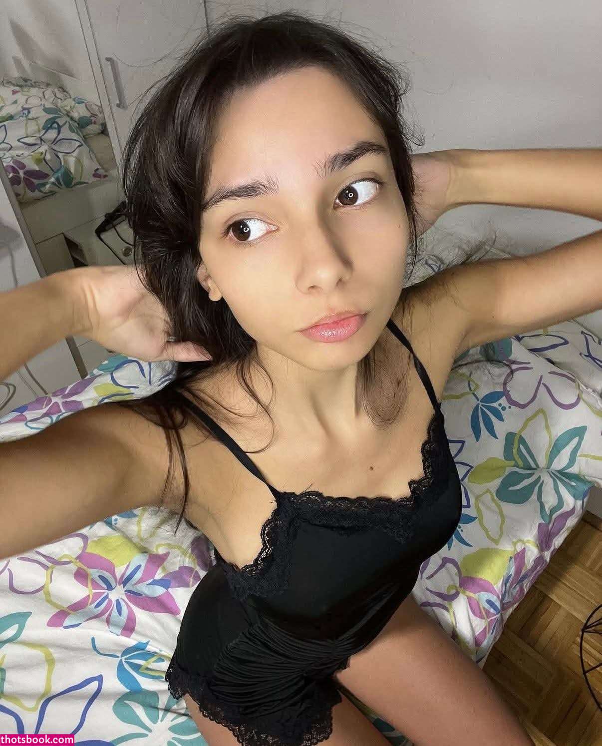 sara02wolf Photo #15