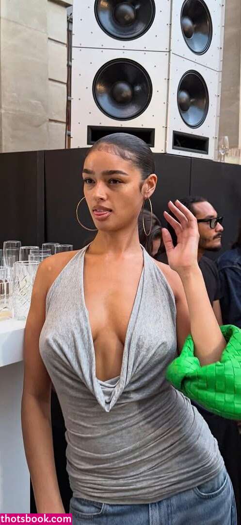 Alexis Carrington Photo #10