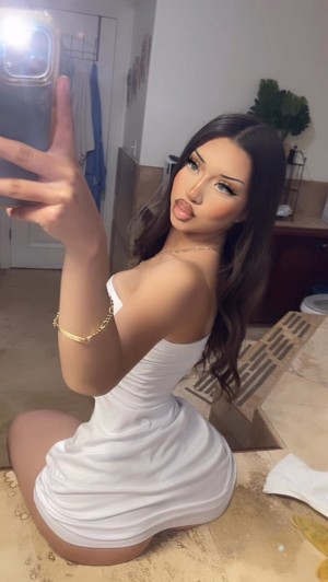 Brazzy Lesly Photo #18