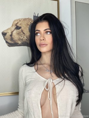 Darby Elyse Photo #33