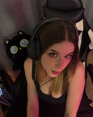 Dianacutienerd Photo #1