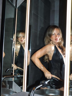 Isabelle Clarke Photo #35