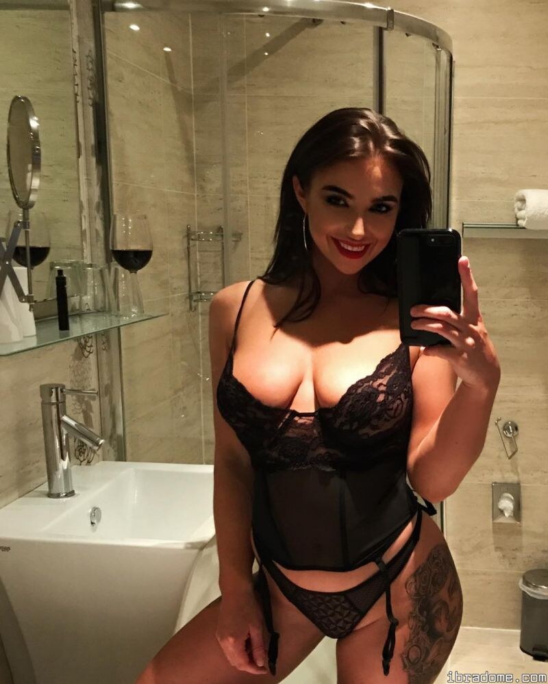 Scarlet Bouvier Photo #10