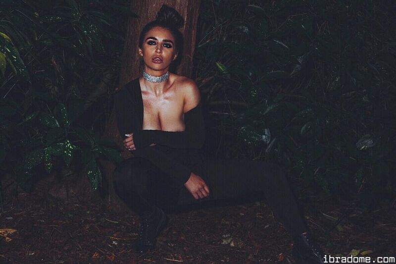 Scarlet Bouvier Photo #52