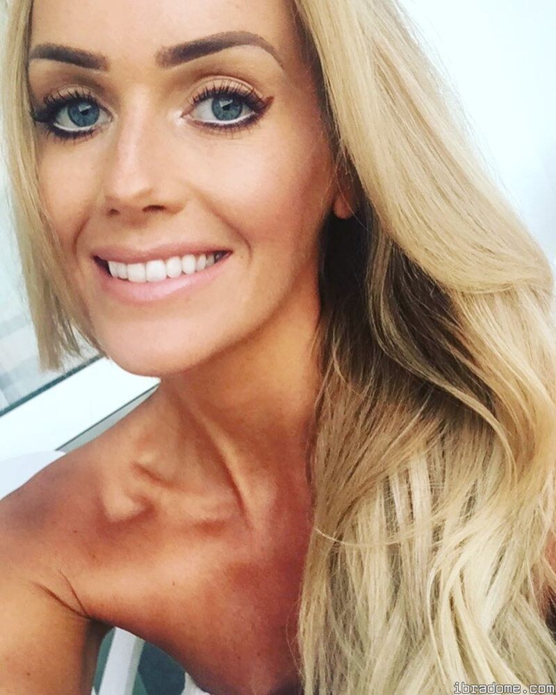 Laura Anderson Photo #43