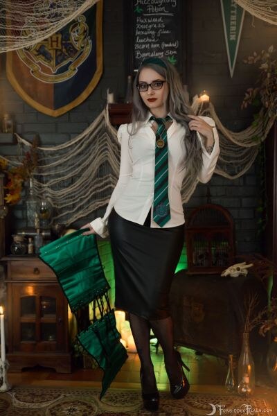 Genevieve Photo #133