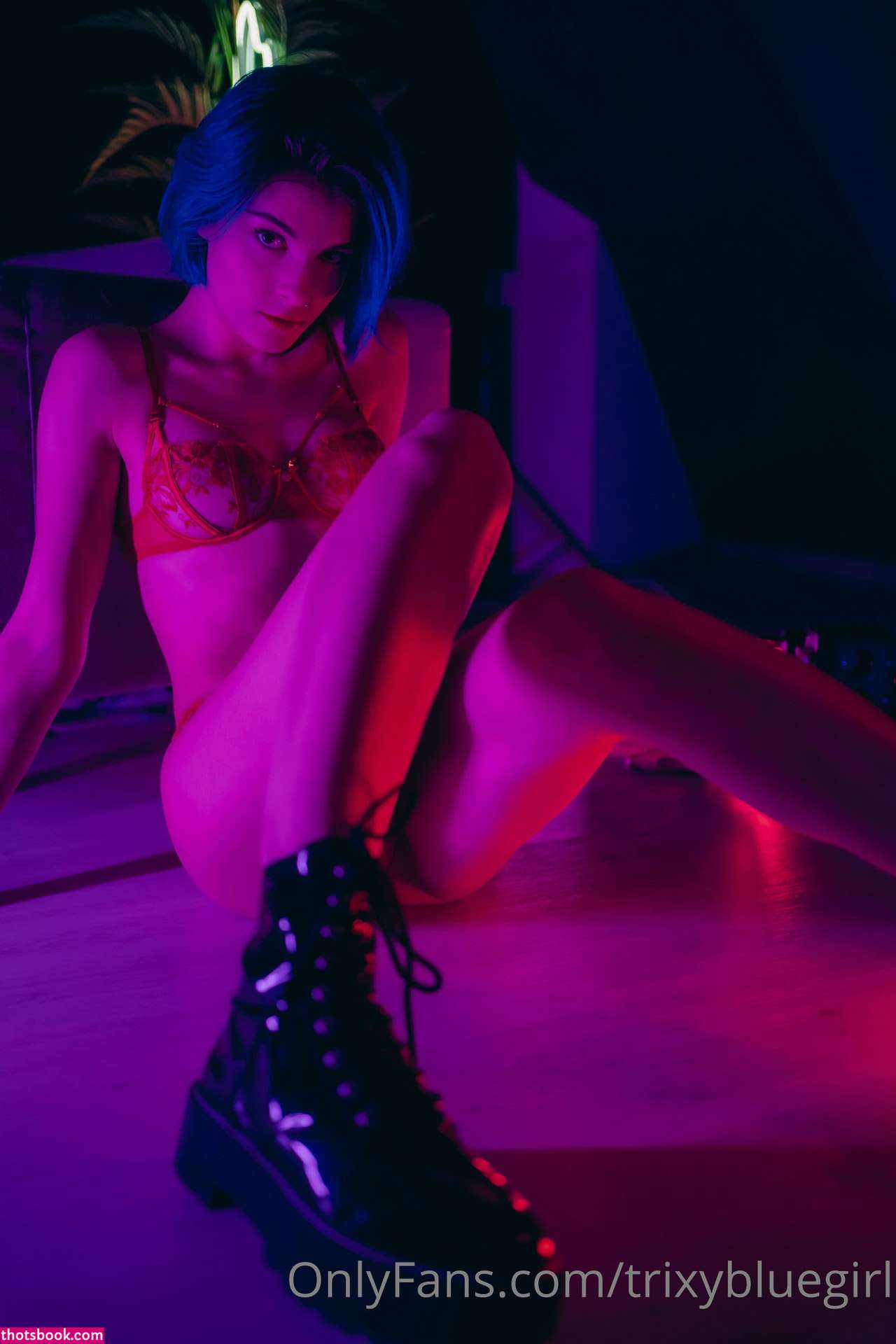 Trixy Blue Photo #4