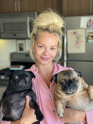 Elsa Jean Photo #365