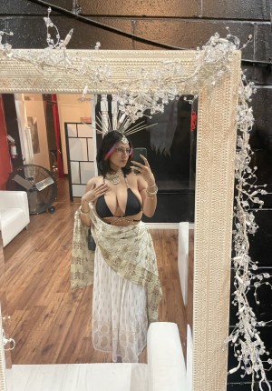 Vanessa Vain Photo #38