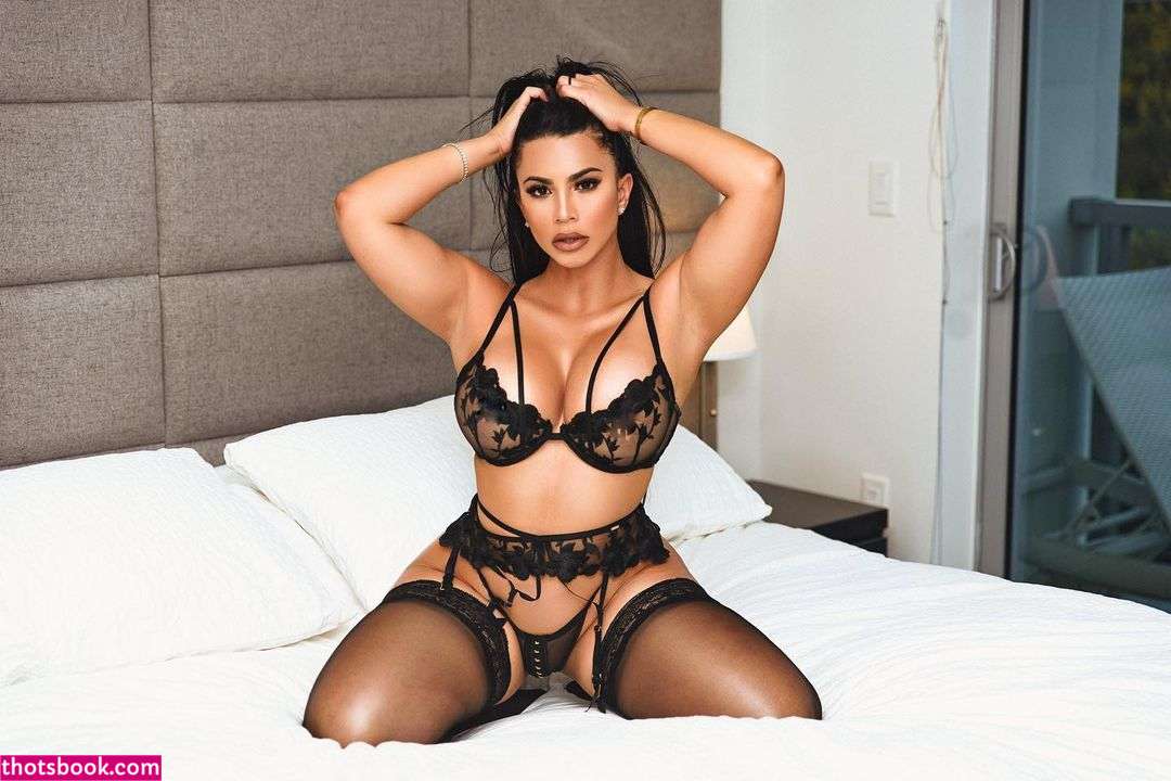 Litza Yanez Photo #30