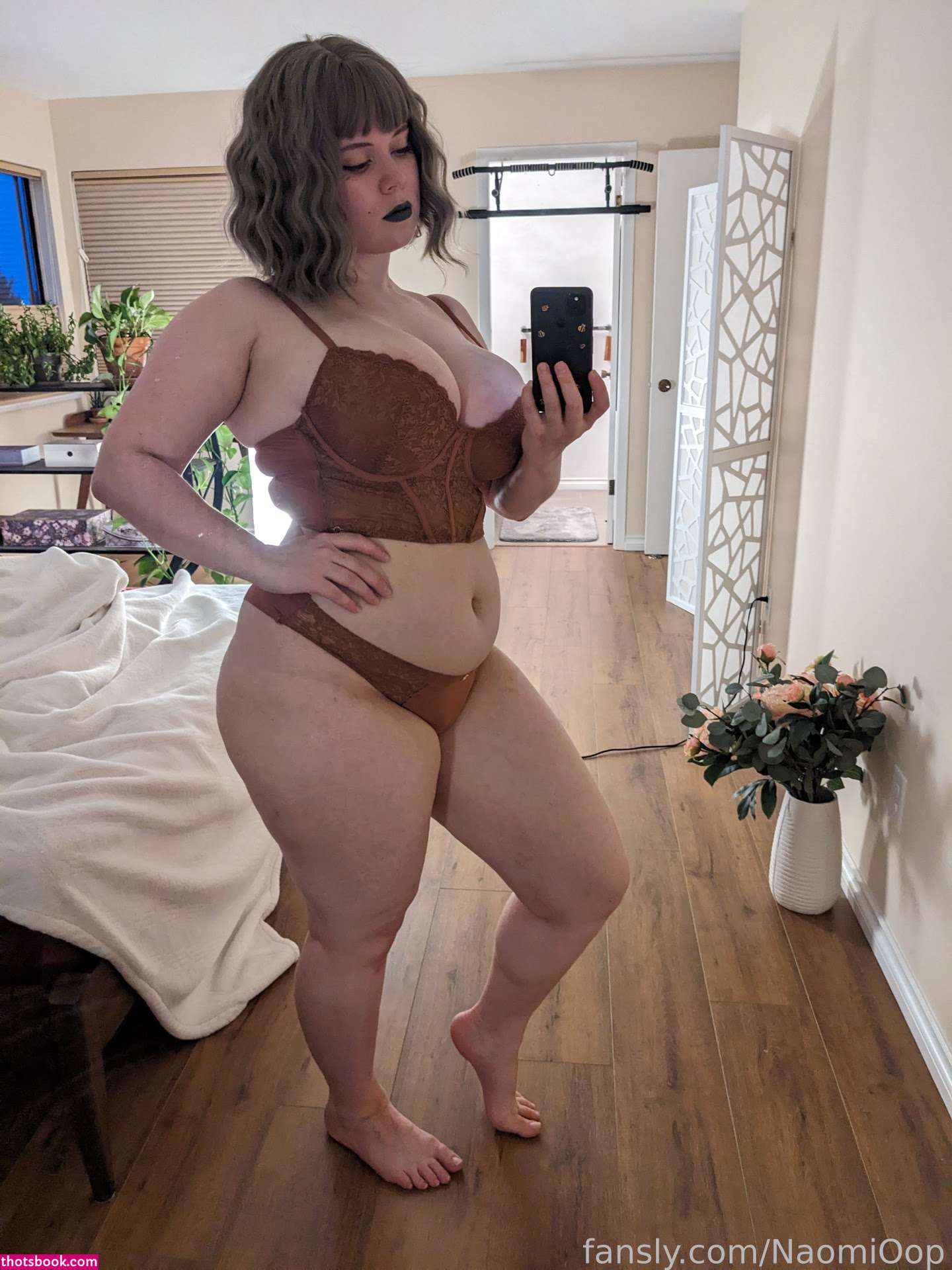 Naomiwastaken Photo #540