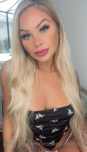 brookeshowsxx Photo #15