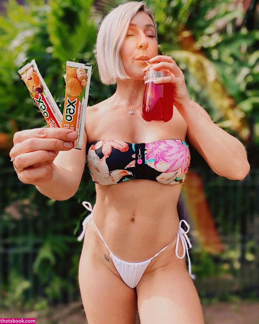 Squatsn Curves Photo #61