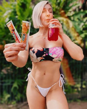 Squatsn Curves Photo #61