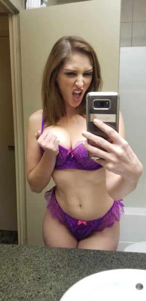 Carlotta Champagne Photo #508