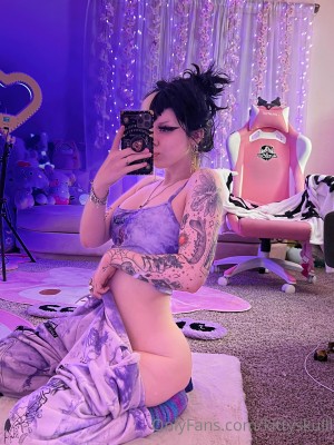 yeahimcaroline Photo #25