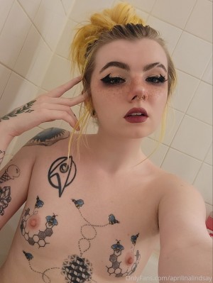 aprilinalindsay Photo #84