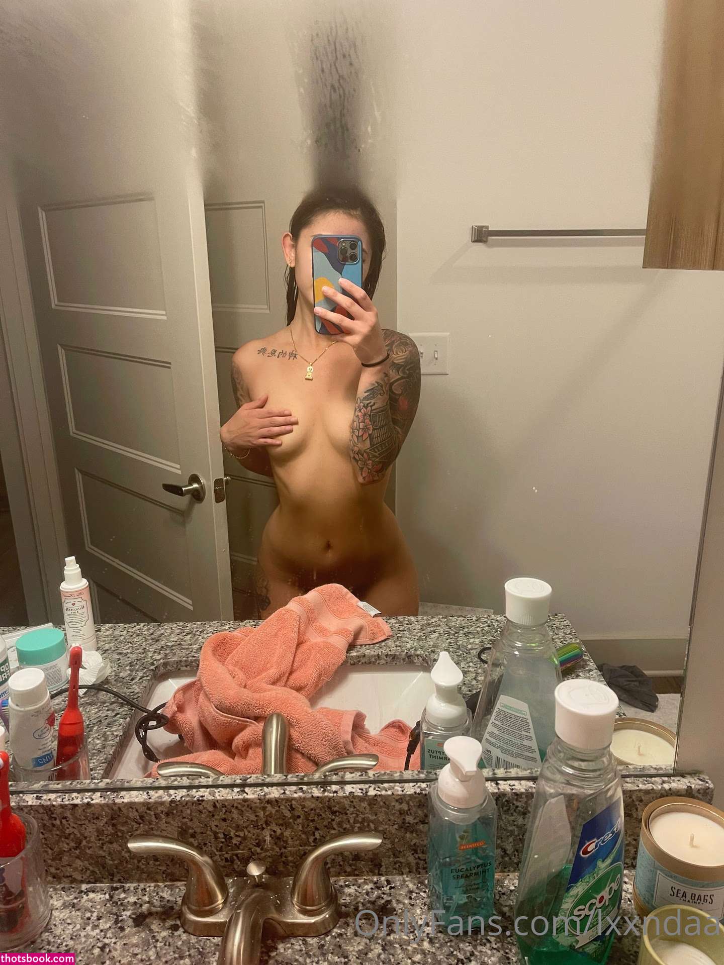 Lovely Linda Photo #22